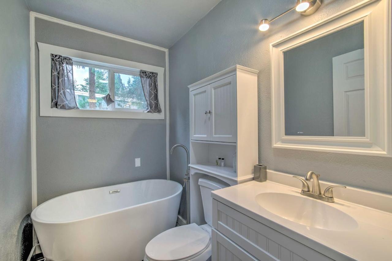 Cozy North Bend Getaway Near Dunes And Ocean! Lakeside Eksteriør bilde